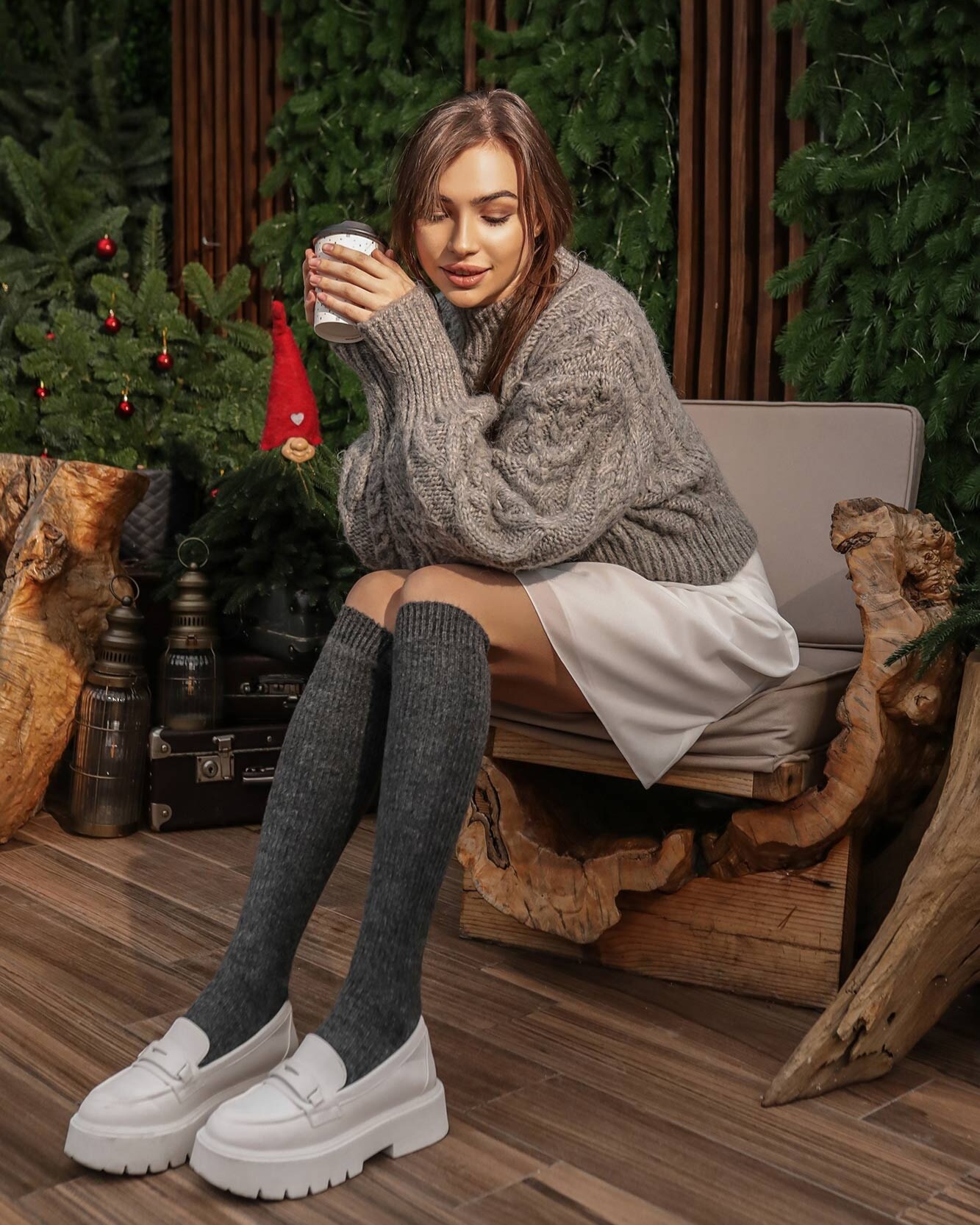 Șosete sport în culori neutre, ideale pentru jogging